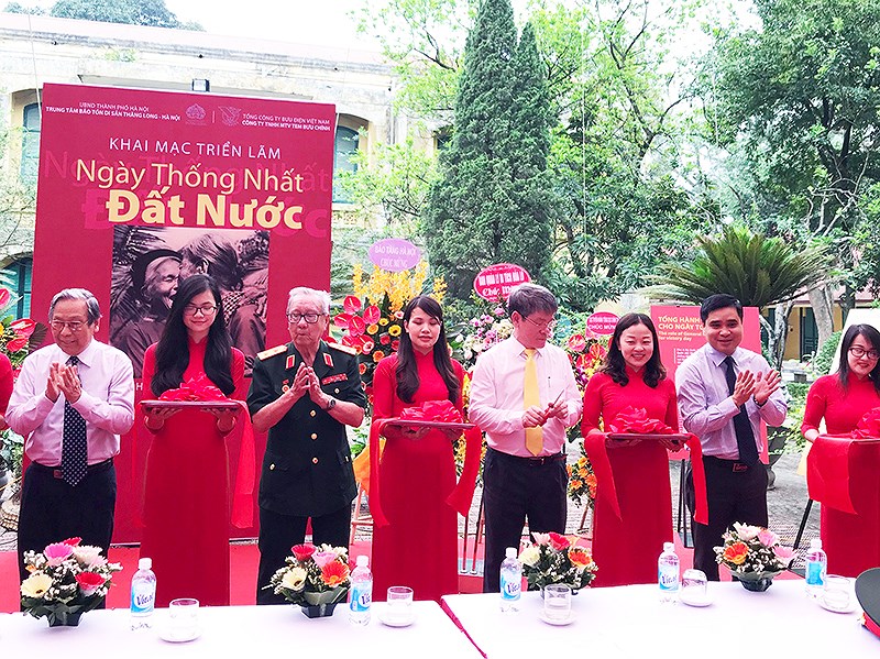 Độc đáo sưu tập tem thư trong Triển lãm “Ngày thống nhất đất nước"