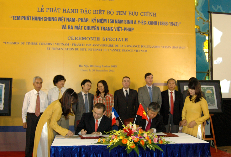 Lễ Phát hành đặc biệt bộ tem "Tem phát hành chung Việt Nam - Pháp: Kỷ niệm 150 năm sinh A.Yersin (1863 - 1943)"