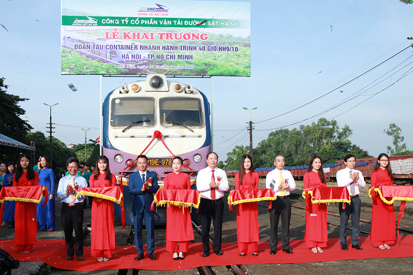 Khai trương đoàn tàu nhanh container hành trình 40 giờ Hà Nội – TP. Hồ Chí Minh