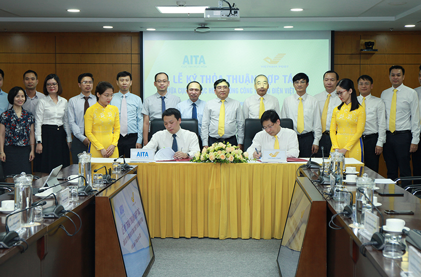 Vietnam Post hợp tác với Cục Tin học hóa triển khai chiến lược chuyển đổi số 