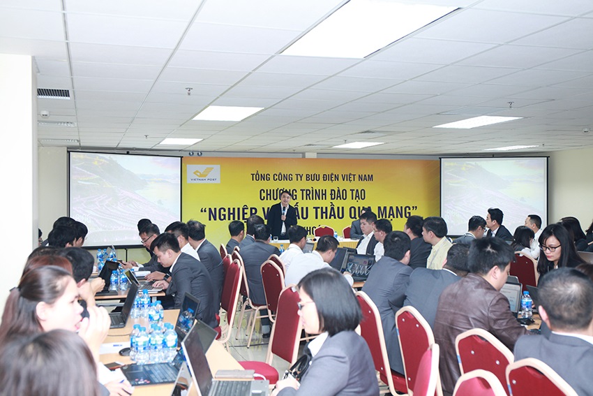 Vietnam Post Office organized professional online bidding training courses in 2019 