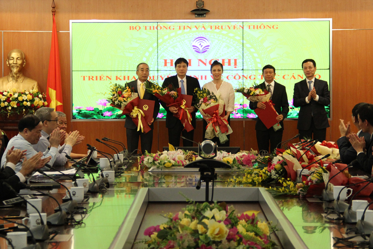 Bộ TT&TT kéo dài thời gian giữ chức Thành viên Hội đồng thành viên với ông Nguyễn Quốc Vinh