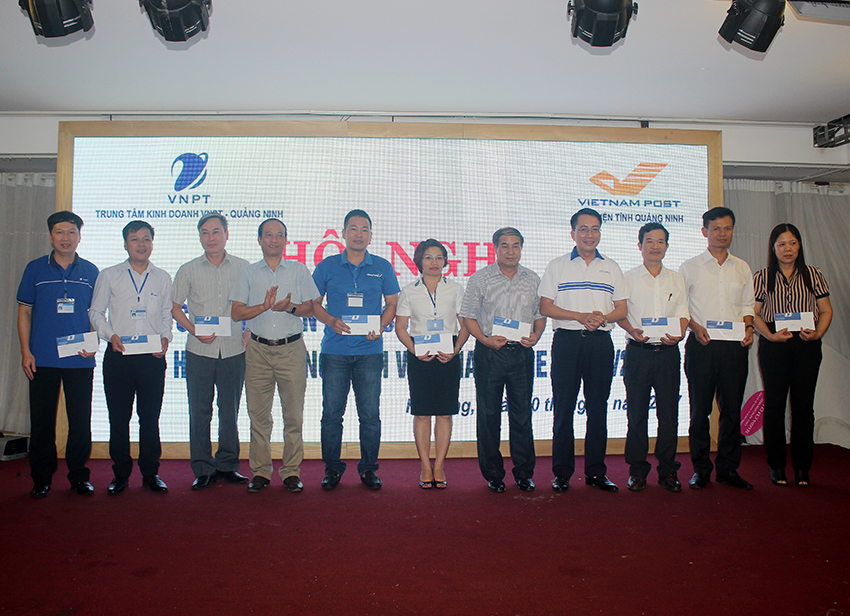 Bưu điện Quảng Ninh: Sơ kết triển khai cơ chế khuyến khích phối hợp bán hàng dịch vụ Vinaphone