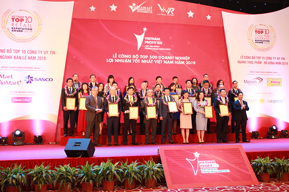 Bưu điện Việt Nam dẫn đầu lĩnh vực bưu chính chuyển phát tại Top 500 doanh nghiệp lợi nhuận tốt nhất