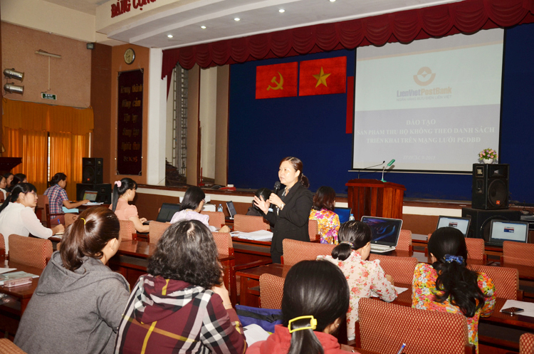 Bưu điện TP. Hồ Chí Minh đào tạo dịch vụ thu hộ cho CBCNV