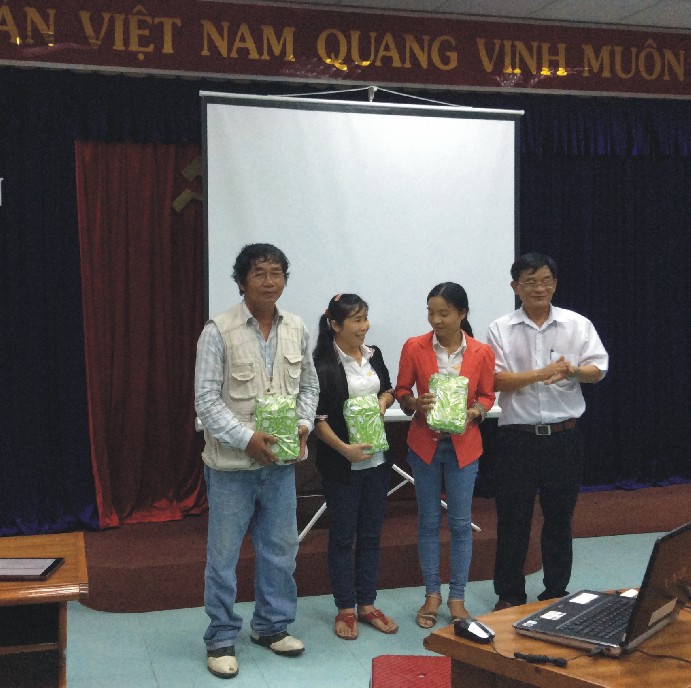 Bưu điện tỉnh Quảng Nam, Long An tổ chức đào tạo nghiệp vụ cho lực lượng bưu tá và nhân viên điểm BĐ-VHX