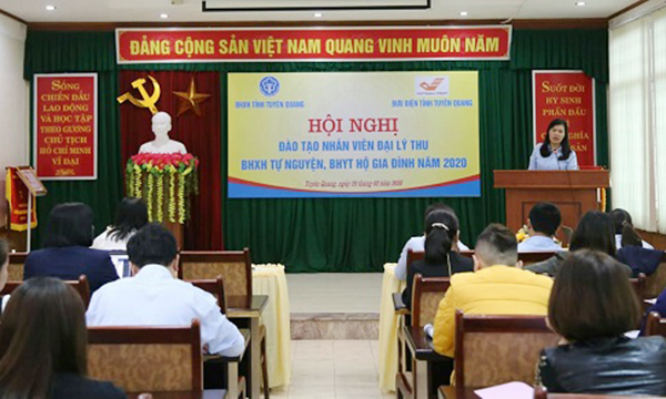 Tuyên Quang: 34 nhân viên đại lý thu được đào tạo và cấp mới thẻ đại lý