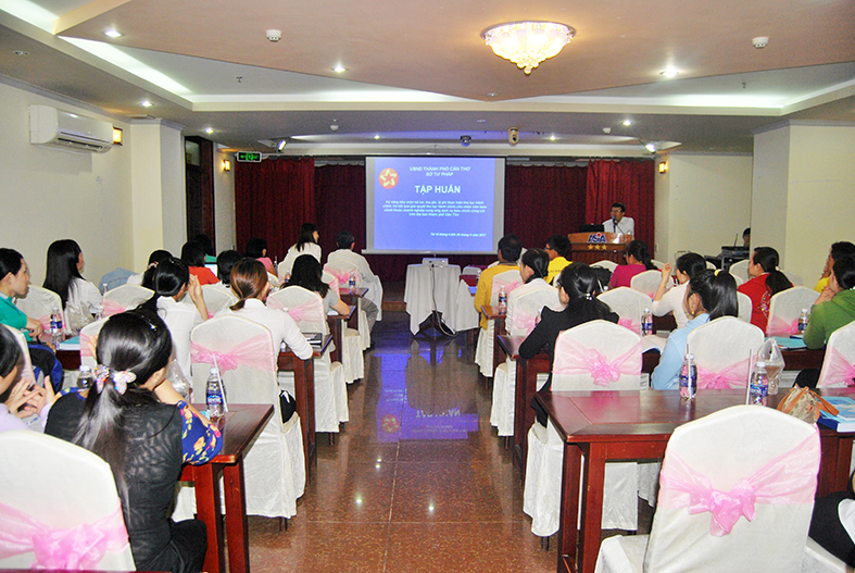 Bưu điện Cần Thơ tập huấn nghiệp vụ tiếp nhận và trả kết quả giải quyết thủ tục hành chính