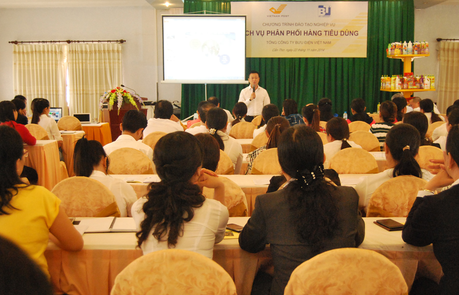 Bưu điện TP Cần Thơ và Bưu điện tỉnh Hậu Giang tổ chức đào tạo nghiệp vụ phân phối, bán lẻ hàng tiêu dùng