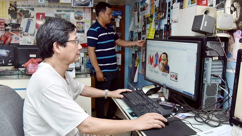 Người đưa cuộc sống vào những con tem