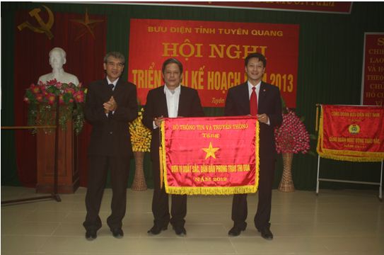 Bưu Điện tỉnh Tuyên Quang đặt mục tiêu tăng trưởng hai con số trong năm kế hoạch 2013 