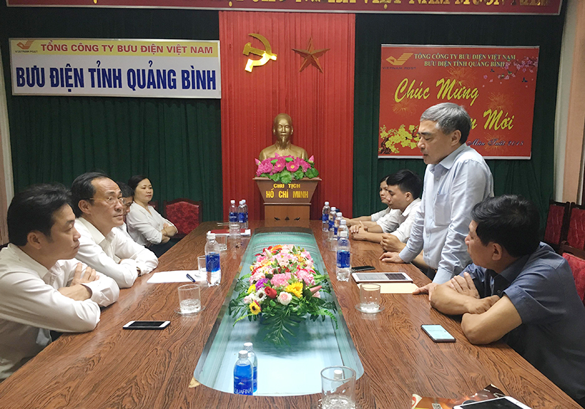 Thứ trưởng Bộ Thông tin & Truyền thông làm việc với Bưu điện tỉnh Quảng Bình
