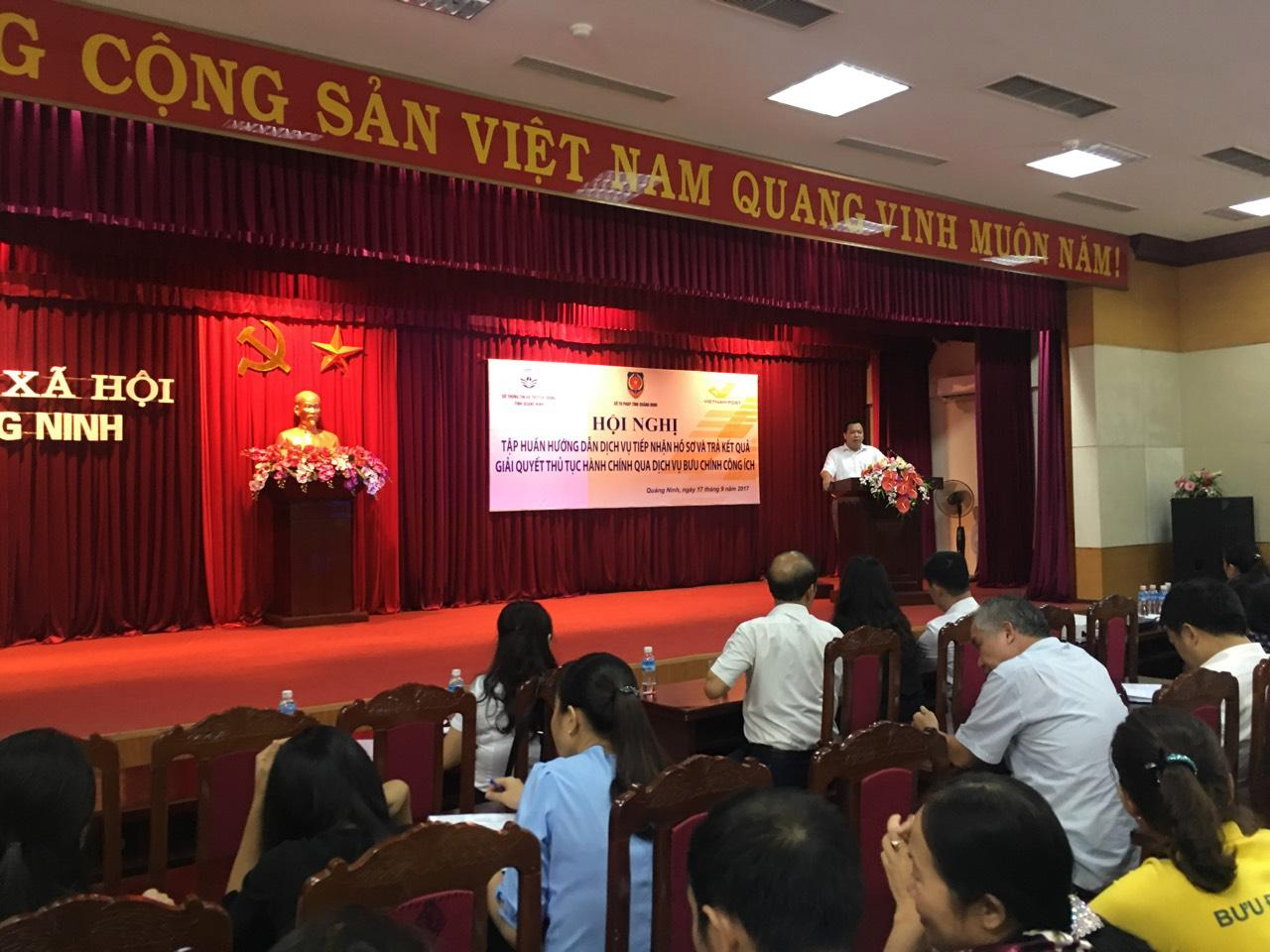 Tập huấn nghiệp vụ bảo hiểm xã hội tại Bưu điện tỉnh Quảng Ninh