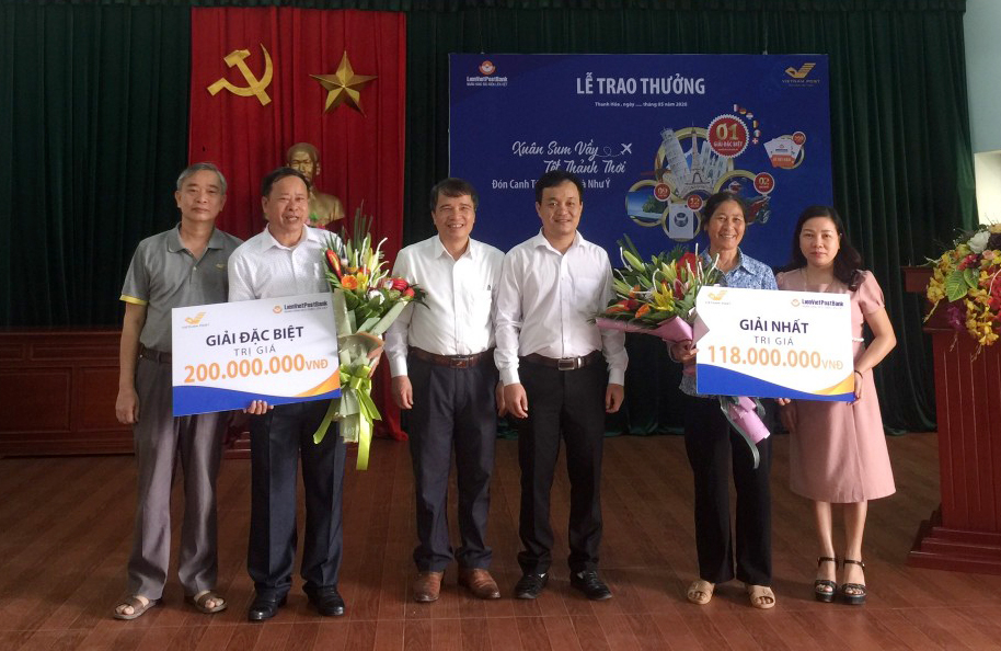 Trao thưởng chương trình tiết kiệm “Xuân sum vầy - Tết thảnh thơi - Đón Canh Tý nhận quà như ý”