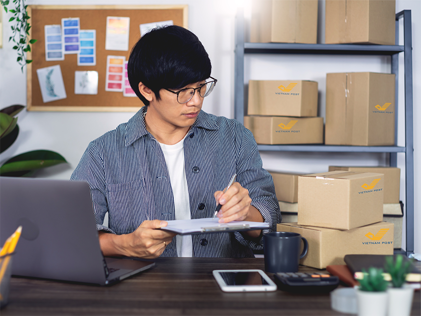 Vietnam Post provides COD payment service via commercial bank connection 