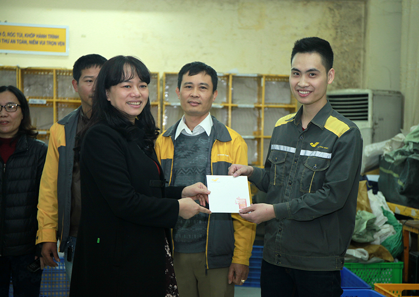 Lãnh đạo Tổng công ty thăm hỏi, động viên CBCNV-LĐ nhân dịp năm mới 2017