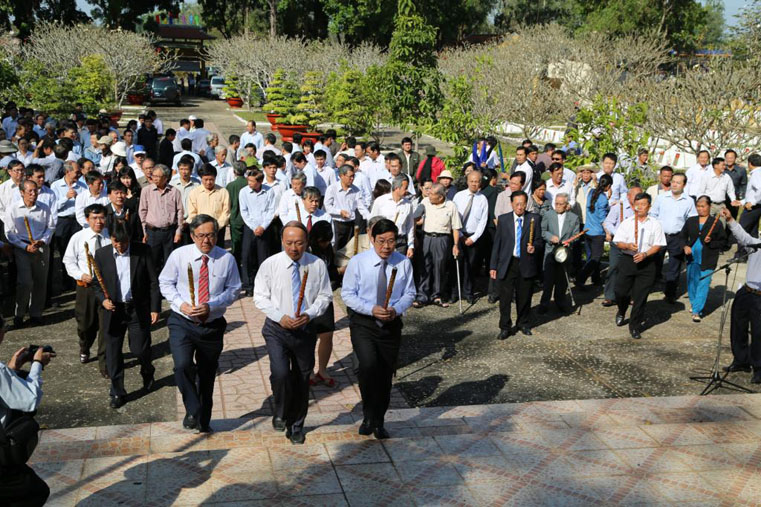 Tổ chức dâng hương, truy điệu, an táng hài cốt Liệt sỹ Ngành Bưu điện và khánh thành nhà Truyền thống Ban Giao bưu vận và Ban Thông tin liên lạc Trung ương Cục miền Nam