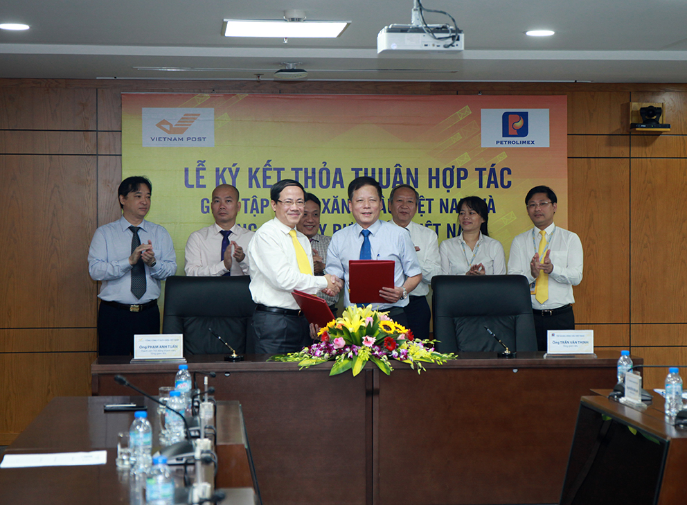 Bưu điện Việt Nam ký thỏa thuận hợp tác với Xăng dầu Việt Nam