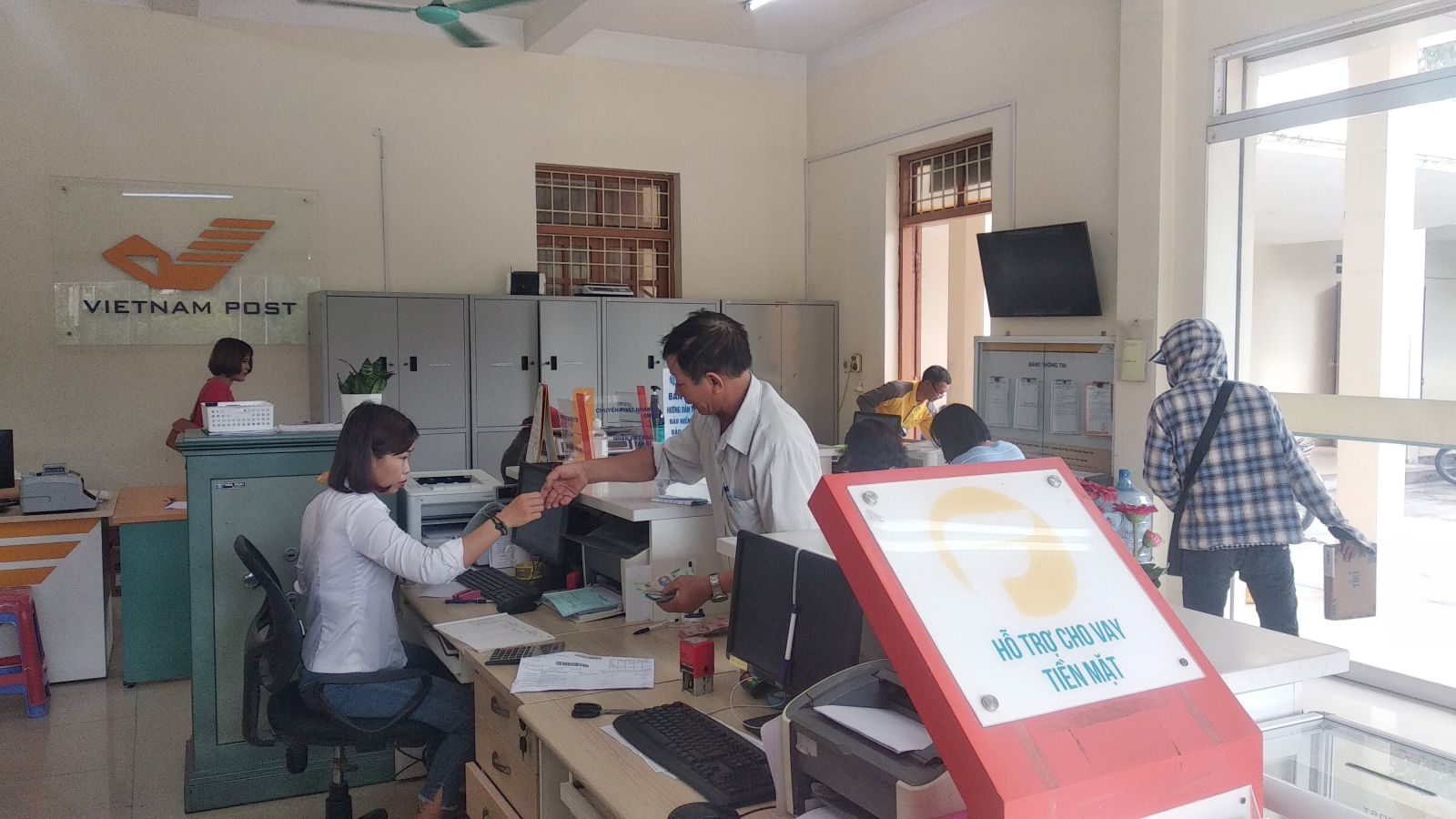 Bưu điện huyện Vũ Thư đổi mới, nâng cao chất lượng dịch vụ