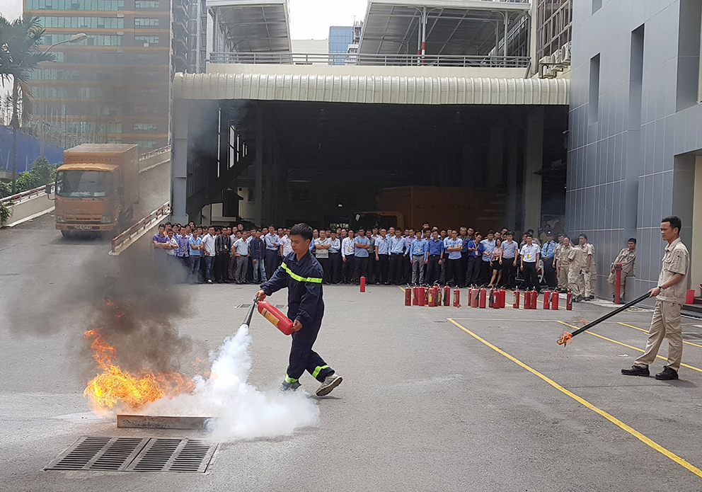 Huấn luyện nghiệp vụ cho Đội PCCC Khối cơ quan Tổng công ty
