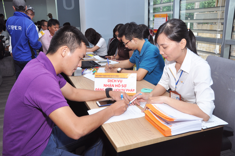 Bưu điện TP. Hồ Chí Minh chuyển phát hồ sơ lý lịch Tư pháp cho Uber Việt Nam