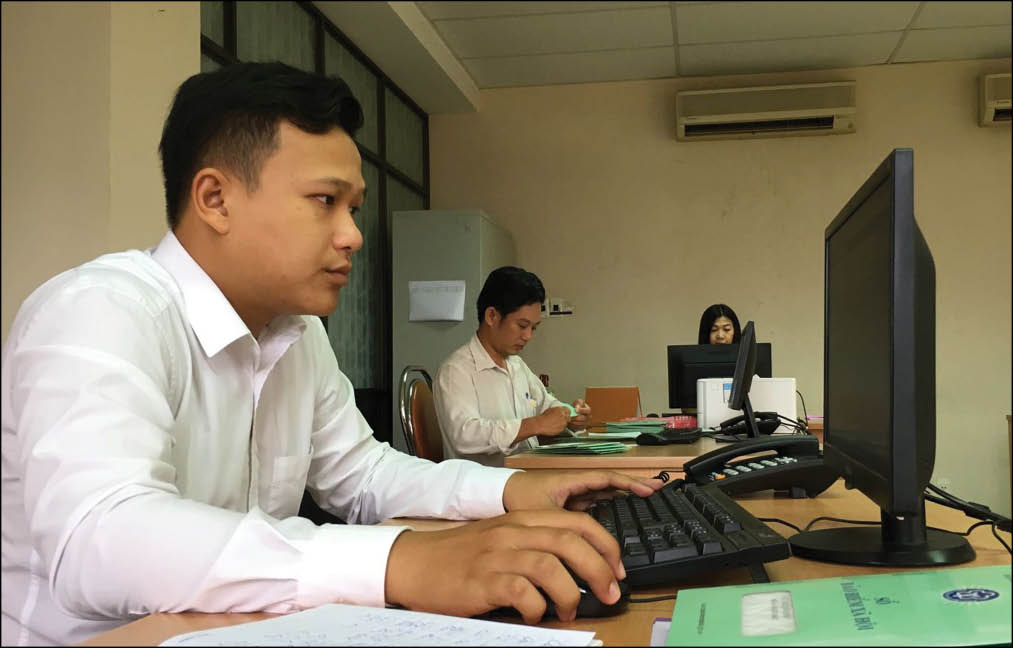 Bưu điện A Lưới - “Cánh tay nối dài” của Bảo hiểm xã hội