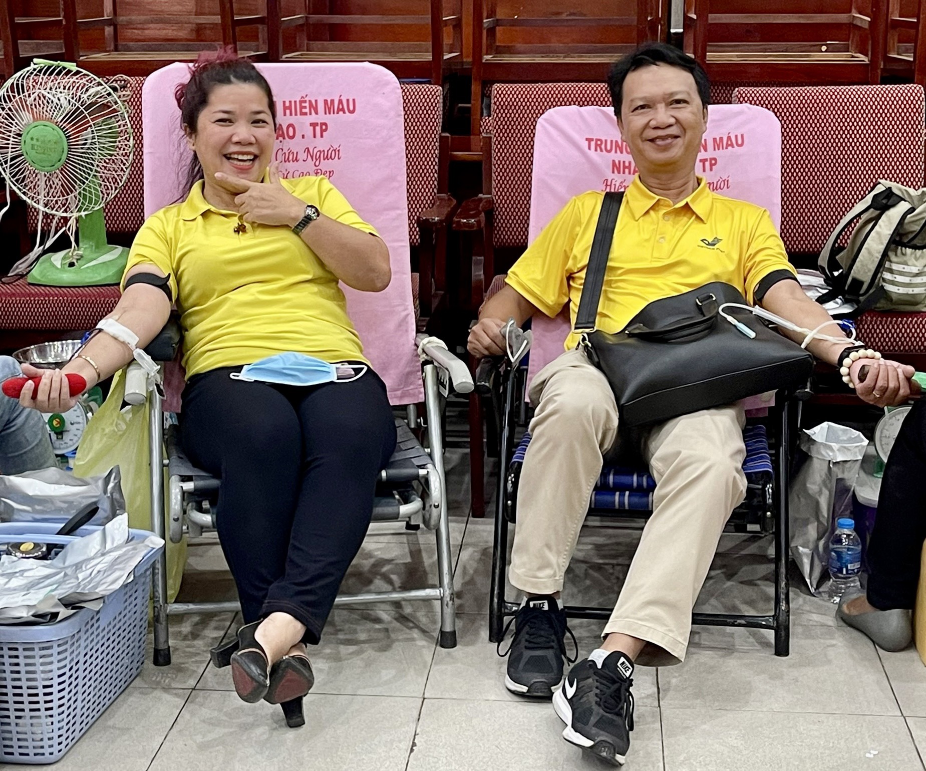 Một giọt máu cho đi - Một cuộc đời ở lại