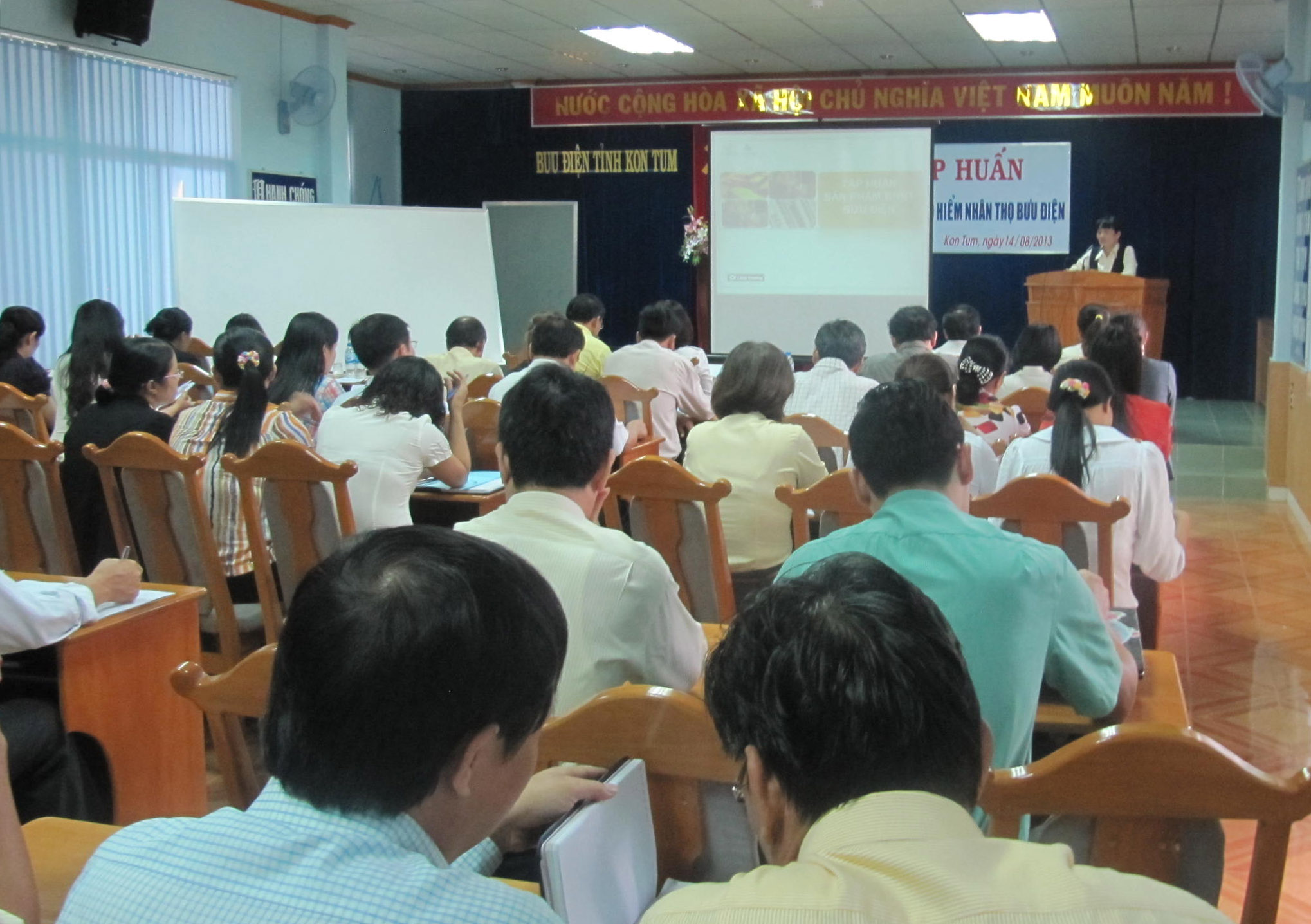 Bưu điện tỉnh Kon Tum tổ chức tập huấn dịch vụ Bảo hiểm nhân thọ