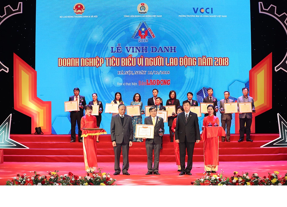 Vietnam Post was honored "Typical Enterprise for Employees 2018"