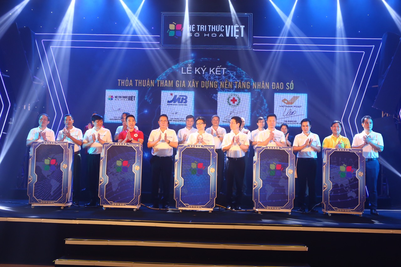 Lễ ra mắt nền tảng bản đồ số VMAP và hệ thống thông tin nhân đạo iNhandao