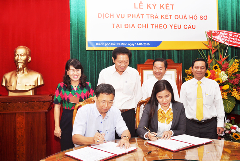 Bưu điện TP. Hồ Chí Minh thực hiện chuyển phát kết quả hồ sơ của Sở Lao động Thương binh & Xã hội cho khách hàng 