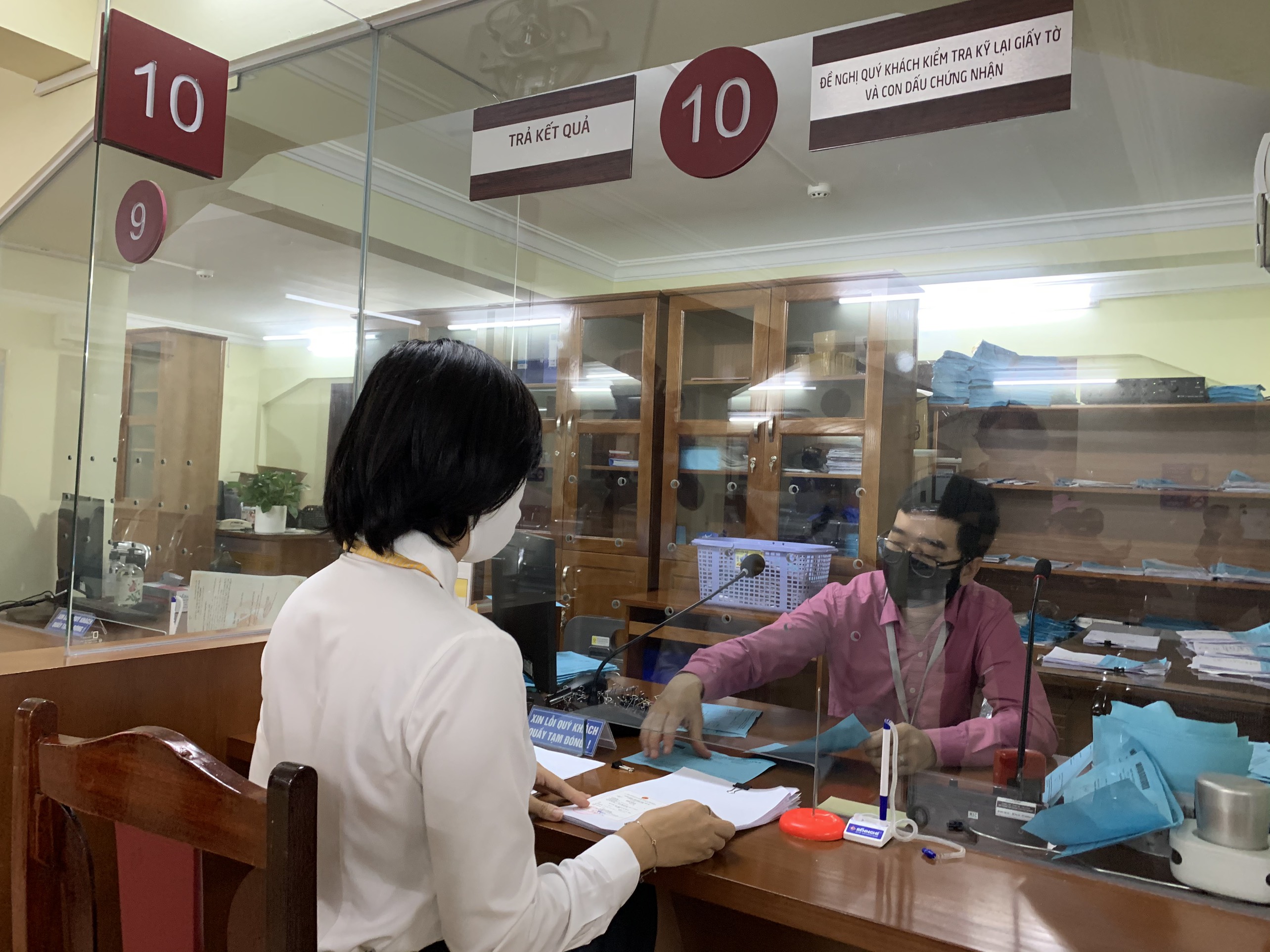 Từ ngày 16/03 việc nộp hồ sơ và trả kết quả giải quyết TTHC trong lĩnh vực Cục Lãnh sự quản lý thực hiện qua Bưu điện 