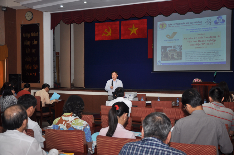 Bưu điện TP. Hồ Chí Minh tập huấn An toàn vệ sinh lao động cho người lao động