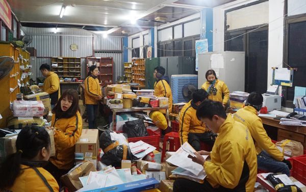 Những chuyến hàng mang nặng mùa xuân