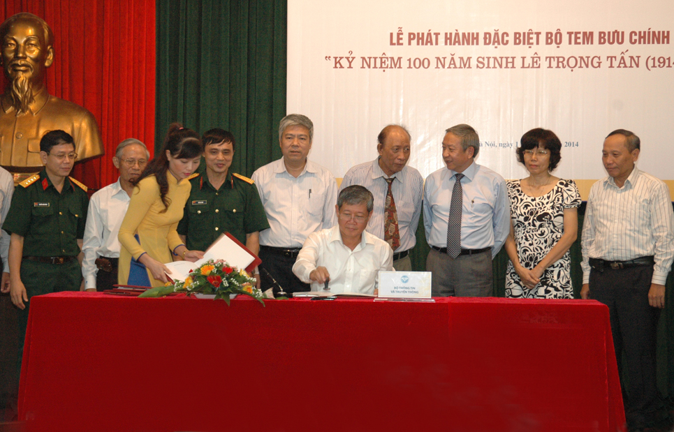 Phát hành đặc biệt bộ tem “Kỷ niệm 100 năm sinh Lê Trọng Tấn (1914 - 1986)”