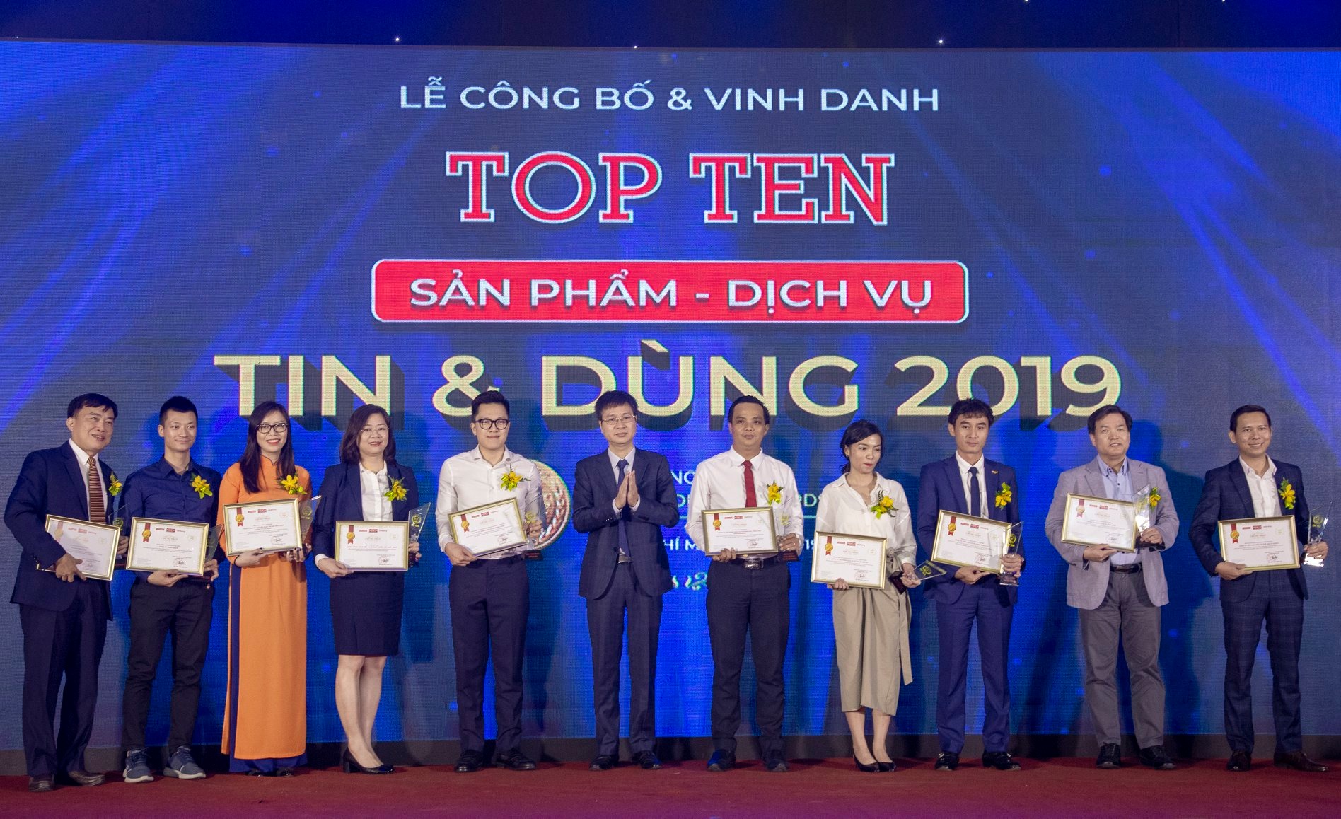 EMS Việt Nam được vinh danh Top 10 sản phẩm Dịch vụ Tin & Dùng Việt Nam xuất sắc nhất năm 2019 