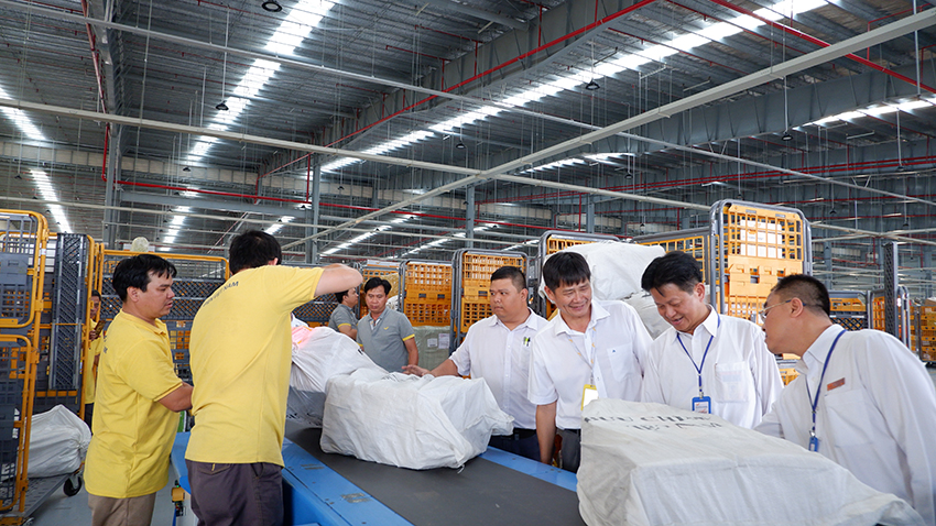 Chủ tịch Công đoàn Tổng công ty thăm hỏi, động viên cán bộ công nhân viên các đơn vị trên địa bàn TP. Hồ Chí Minh