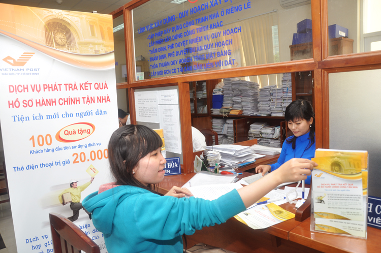 Thêm 3 quận tại TP Hồ Chí Minh triển khai dịch vụ chuyển phát kết quả hồ sơ hành chính công