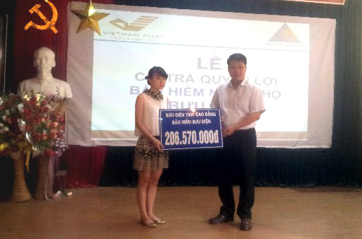 Chi trả bảo hiểm “Bình An Phát Lộc” cho khách hàng tại tỉnh Cao Bằng