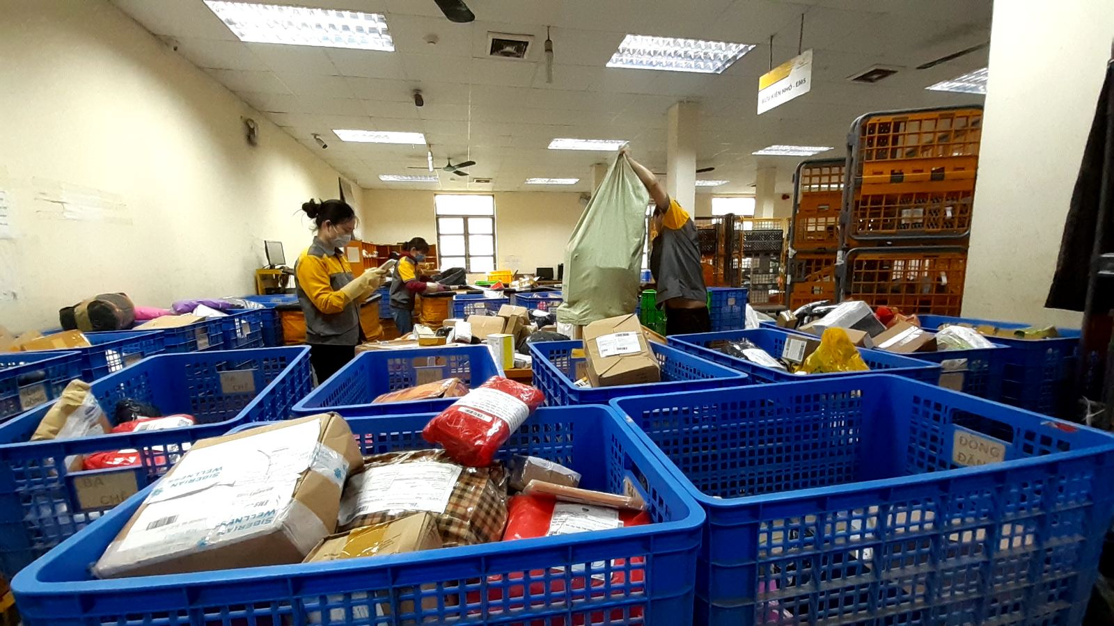 Vietnam Post đảm bảo thông suốt các dịch vụ bưu chính trong dịp Tết Nguyên đán