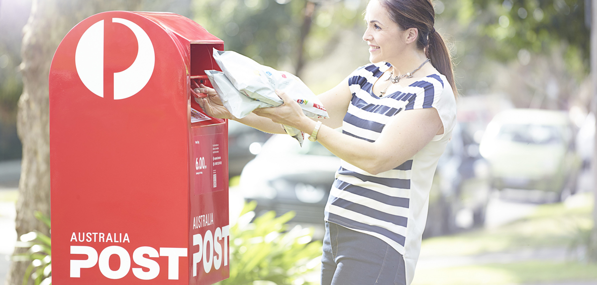 Bưu chính Australia sử dụng bao bì làm từ nhựa tái chế