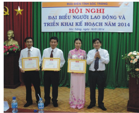 Bưu điện tỉnh Sóc Trăng: phấn đấu tăng 5% thu nhập cho người lao động trong năm 2014