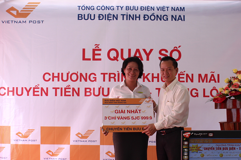 Bưu điện Đồng Nai quay số chương trình khuyến mại “Chuyển tiền Bưu điện – Trúng lộc vàng”