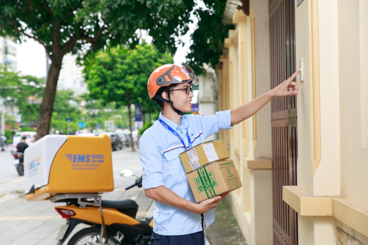 Vietnam Post tập trung phát triển 3 nhóm dịch vụ trụ cột bưu chính chuyển phát