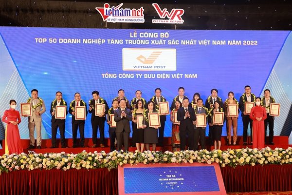 Vietnam Post lọt vào Top 50 Doanh nghiệp tăng trưởng xuất sắc nhất Việt Nam 2022