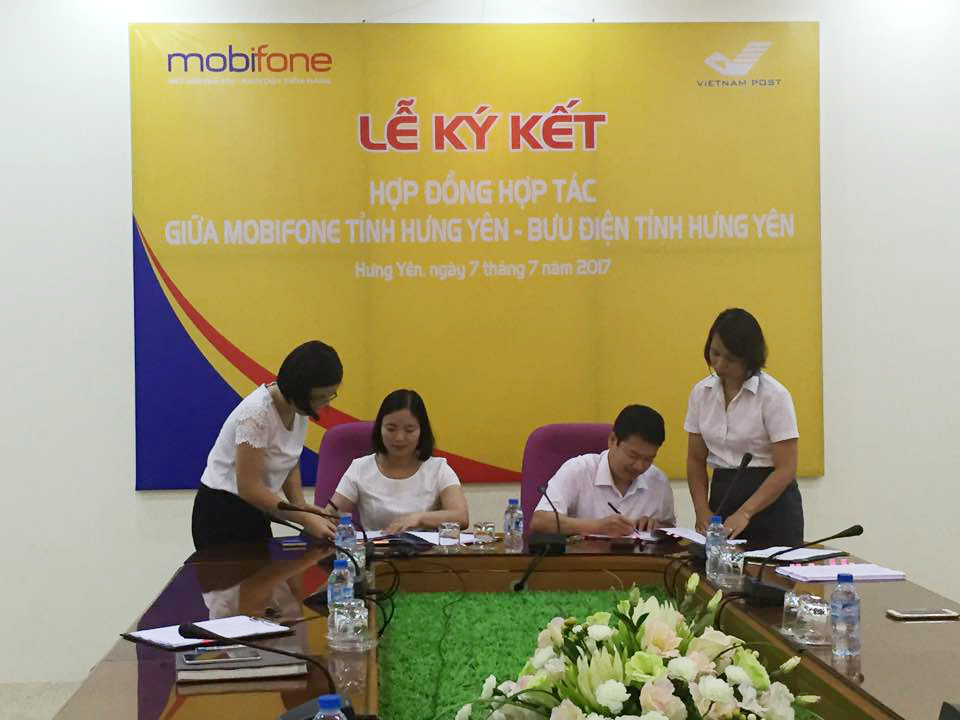 Bưu điện tỉnh và Mobifone Hưng Yên ký thỏa thuận hợp tác 