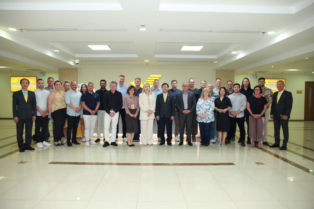 Tổng giám đốc Chu Quang Hào tiếp và làm việc với đoàn cấp cao Bưu chính Úc