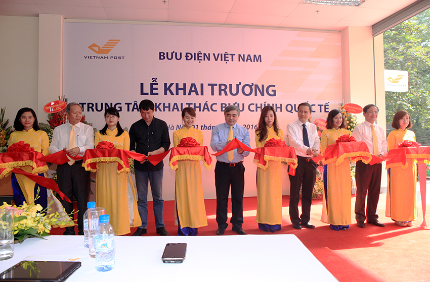 Khai trương Trung tâm khai thác bưu chính quốc tế