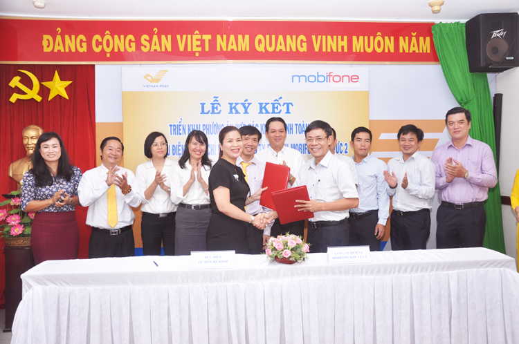 Bưu điện TP. Hồ Chí Minh và Công ty dịch vụ Mobifone khu vực 2 hợp tác kinh doanh toàn diện