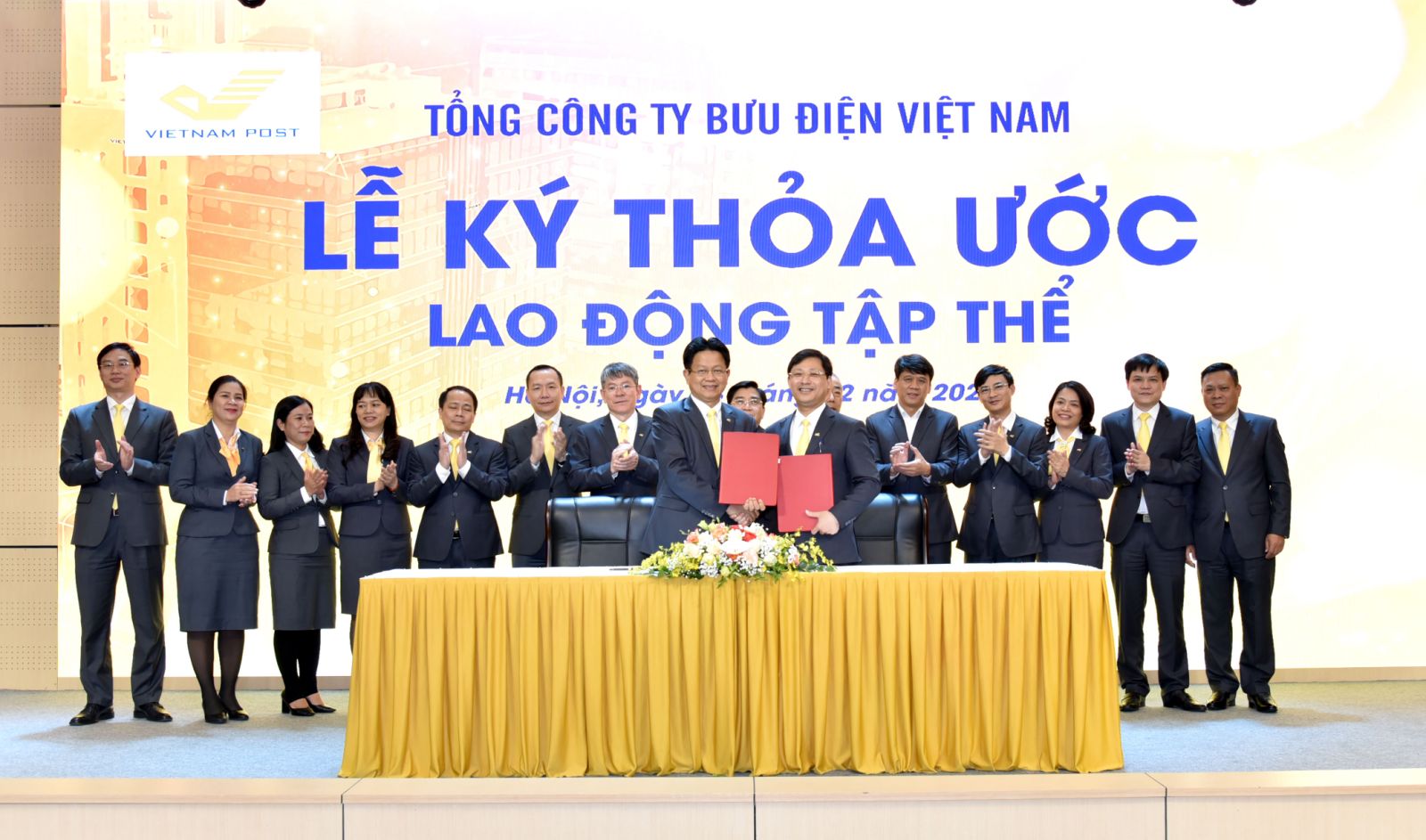 Vietnam Post signs Collective Labor Agreement 